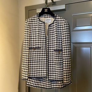 Vintage houndstooth Chanel JACKET ONLY, size 36.